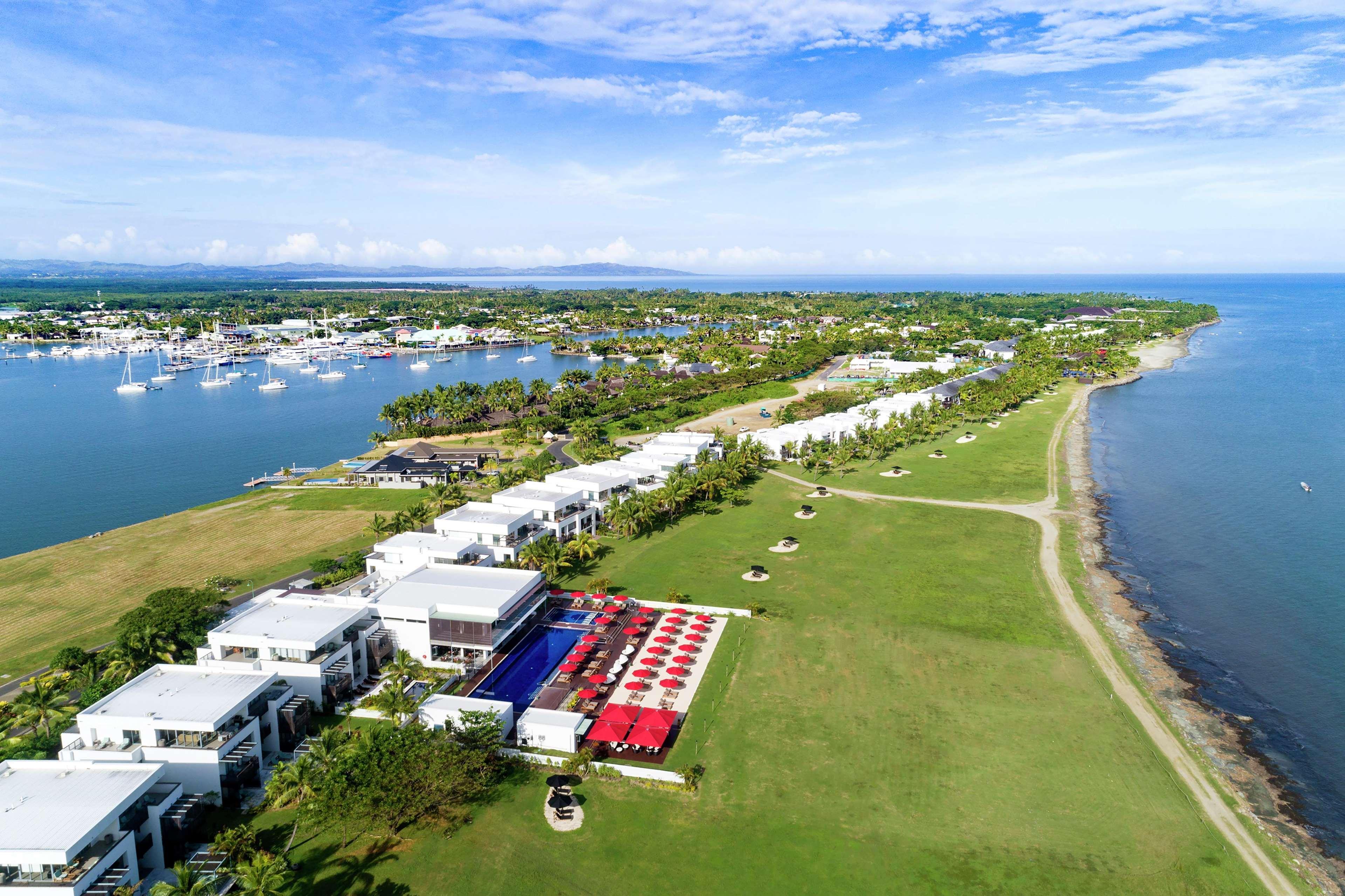 Hilton Fiji Beach Resort And Spa Denarau Island Bagian luar foto Aerial view of the resort