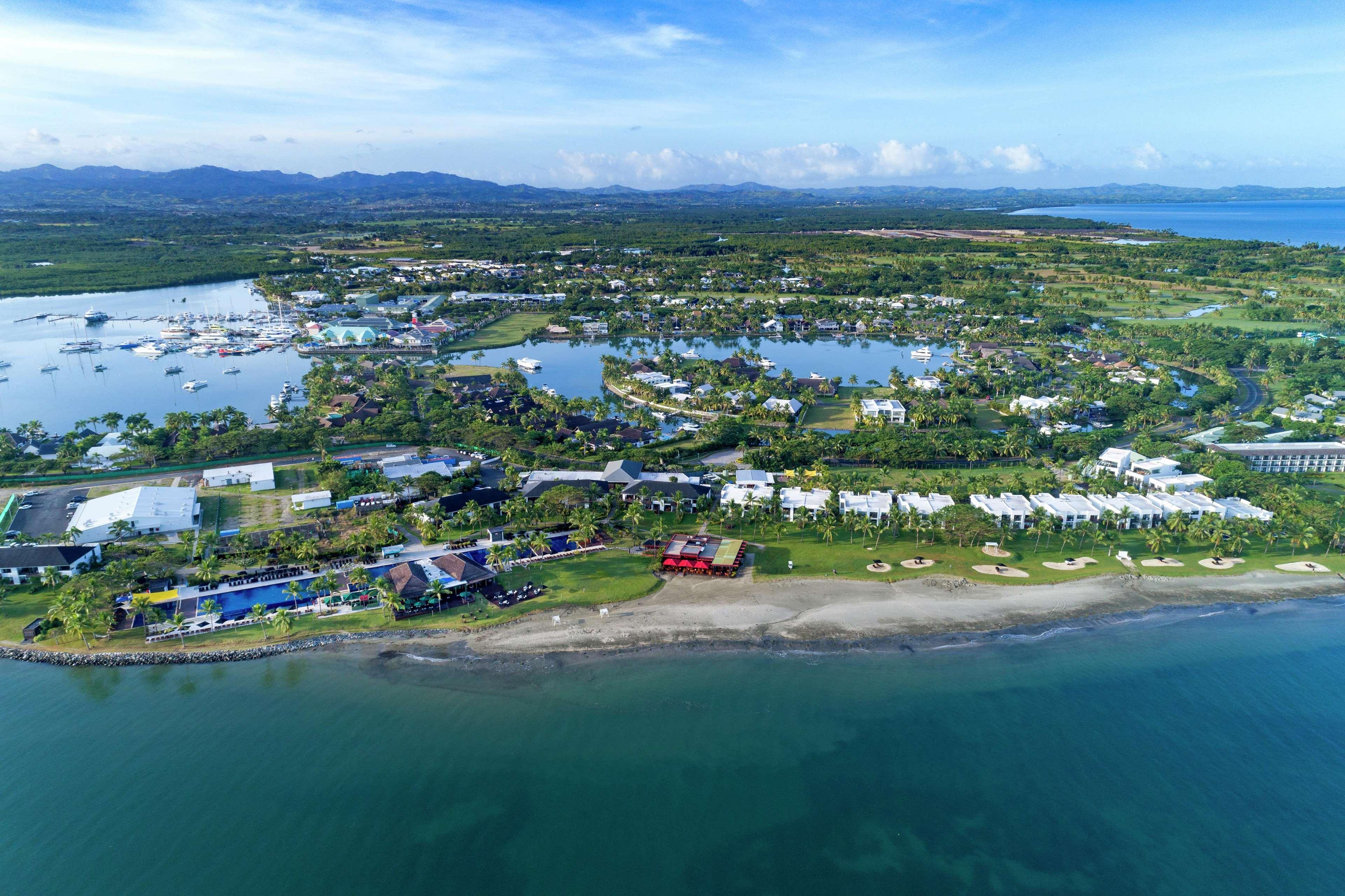 Hilton Fiji Beach Resort And Spa Denarau Island Bagian luar foto Aerial view of the town of La Romana