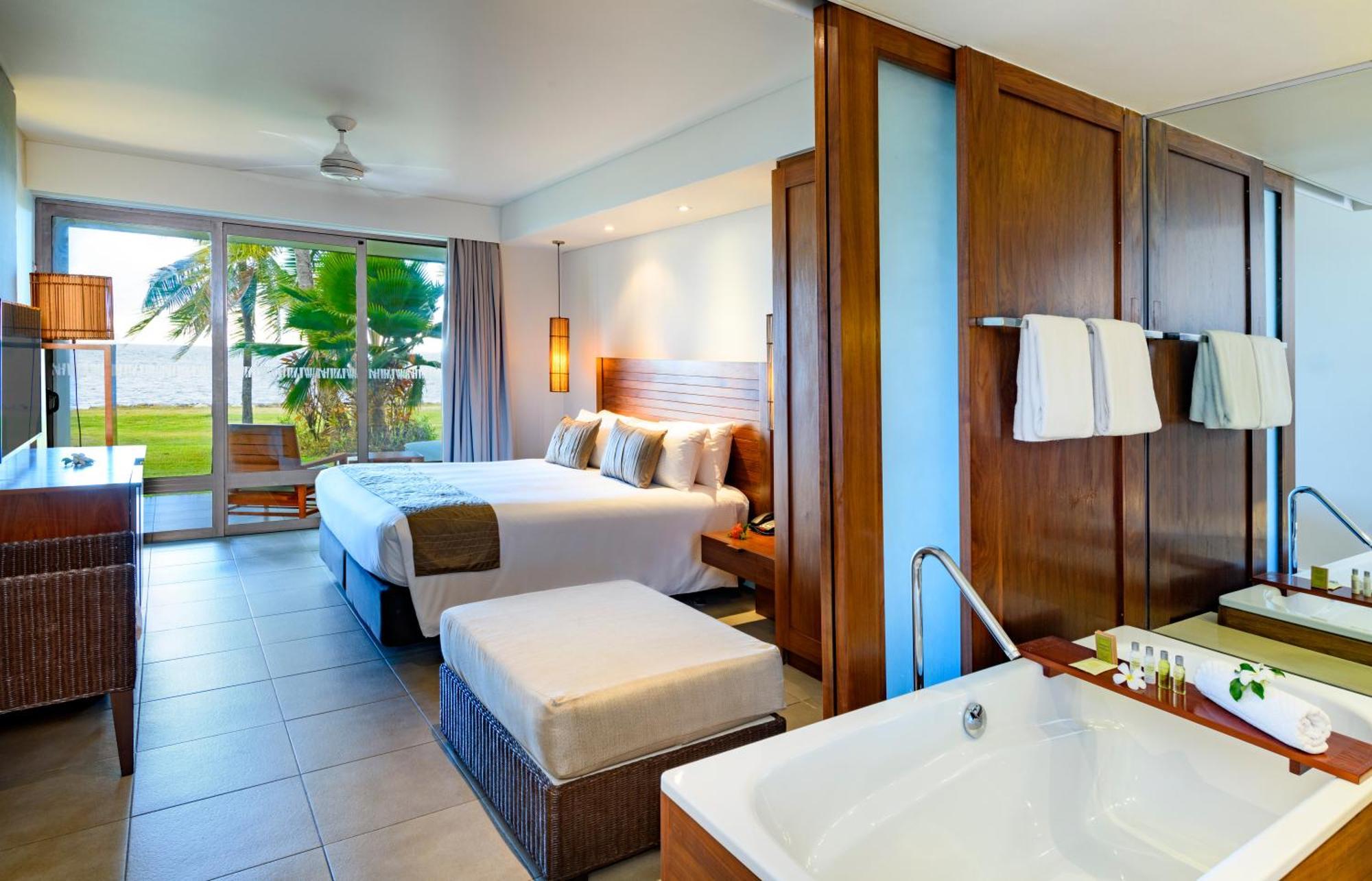 Hilton Fiji Beach Resort And Spa Denarau Island Bagian luar foto Deluxe Ocean View Room